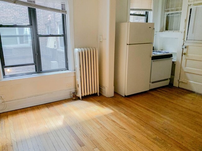 Building Photo - 626 W Arlington Pl Unit 49