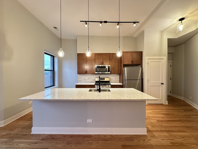 Photo - 3477 S Archer Ave Unidad 103