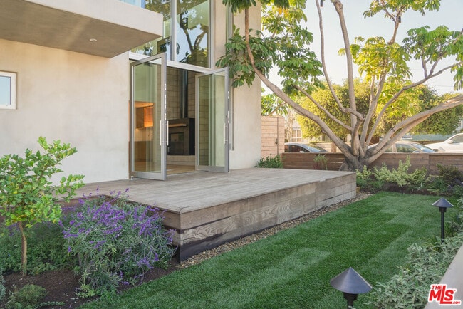 Photo - 2801 Sanborn Ave