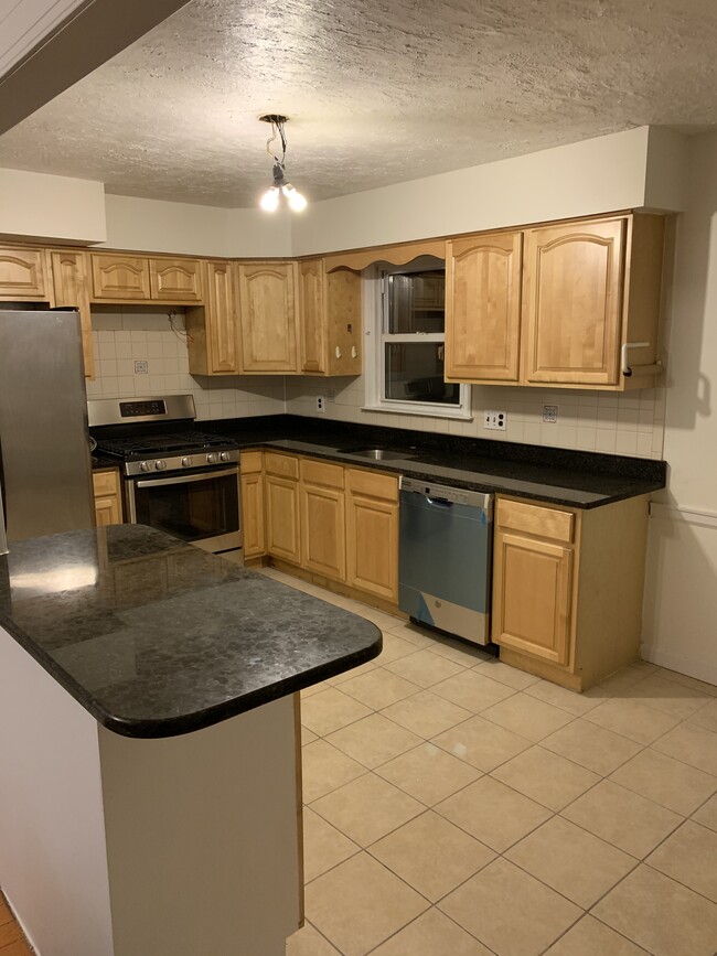 Photo - 639 Barnes St