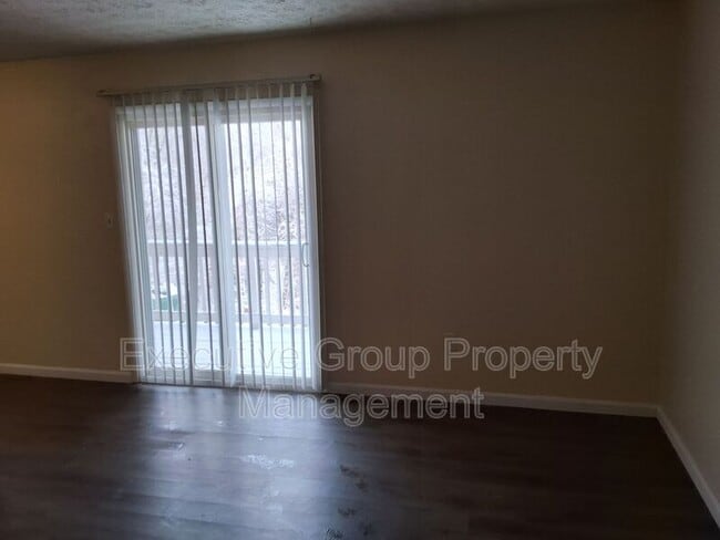 Photo - 1178 Lois Ln