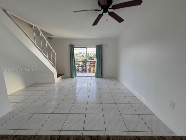 Photo - 5731 NW 37th St Condominio Unidad 305