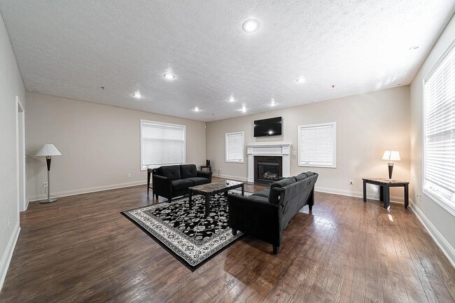 Photo - 627 N St Peter St Unit 1