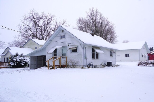 Building Photo - 2 Bedroom House for Rent