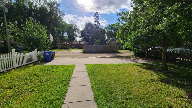 Photo - 1326 11th St N