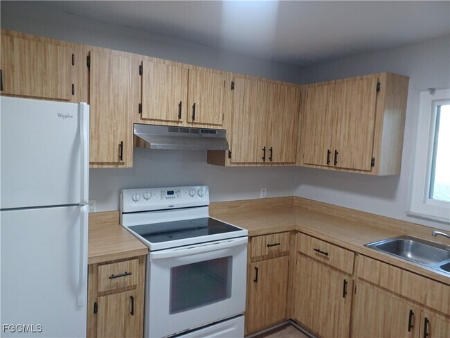 Photo - 937 SE 23rd Pl