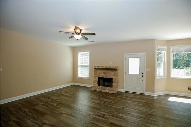 Photo - 1005 Landover Crossing