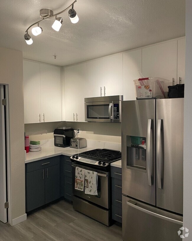 Building Photo - 626 Lake St Unit 626 Lake St Rental