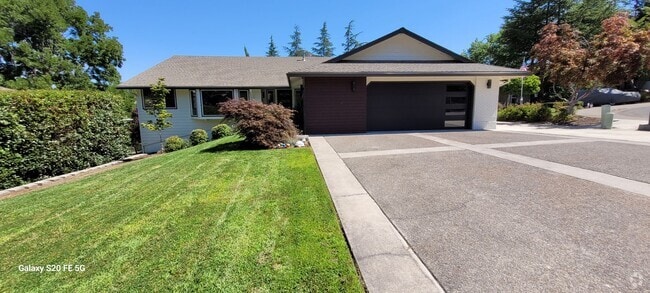 Building Photo - Beautiful Spacious Home for Rent