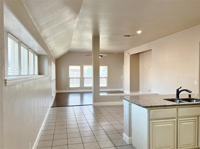 Photo - 6613 Meadow Glen Dr