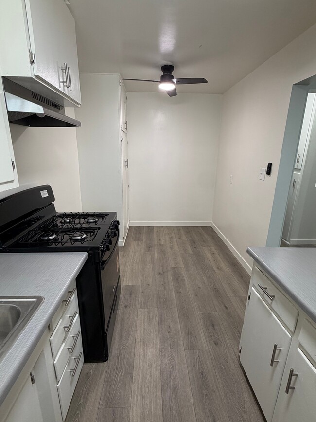 6932 Woodley Ave Unit 6