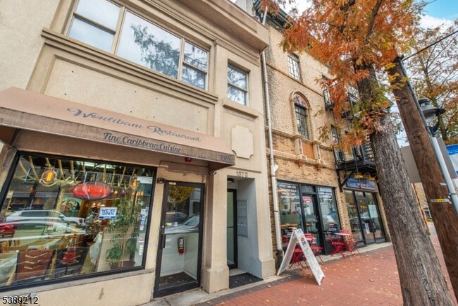 Building Photo - 1878 Springfield Ave Unit 2B