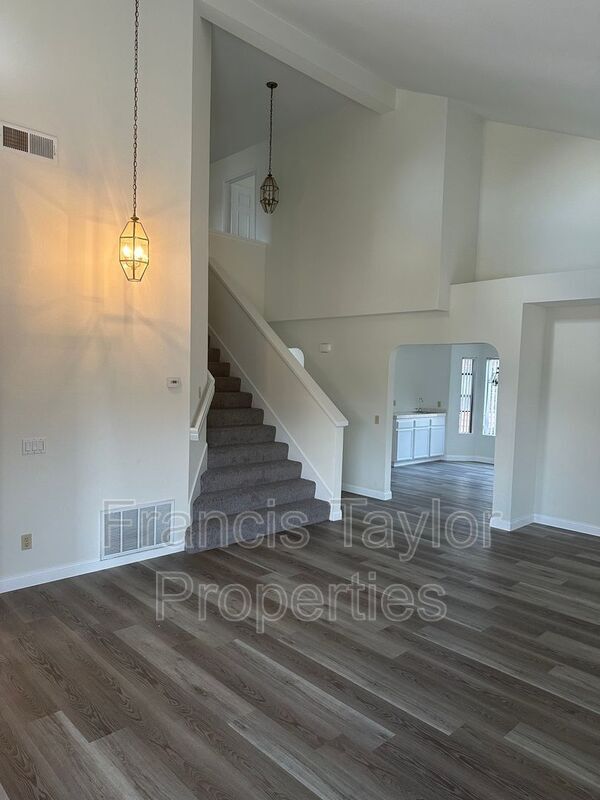 Photo - 954 Cornwell Ct
