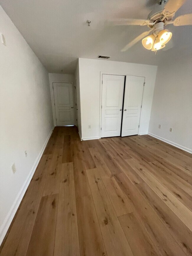 Photo - 16-1611 Summers Unidad 16-1611 - A