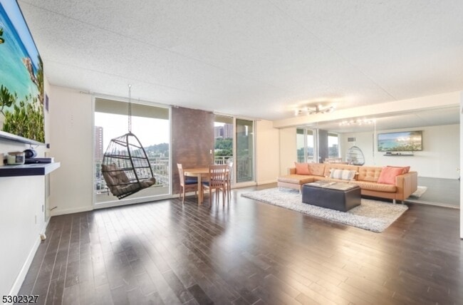 Photo - 1055 River Rd Unit 814