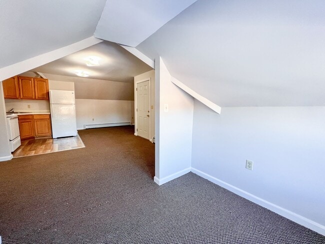 Building Photo - 207 Wethersfield Ave Unit 3rd Fl