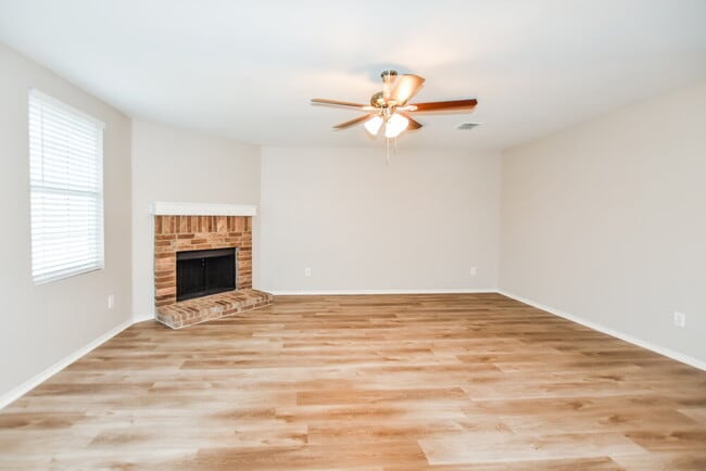 Photo - 1056 Bumble Bee Dr