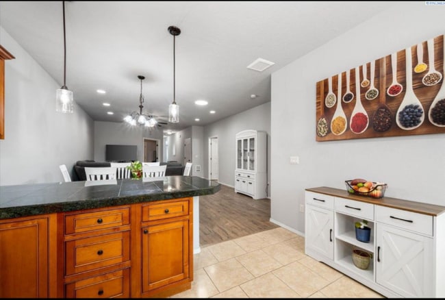 Photo - 4215 W 2nd Ave