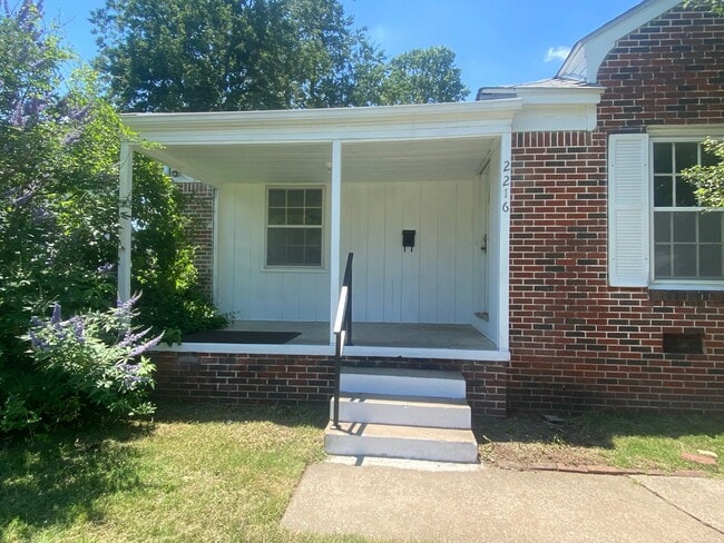 Photo - Beautiful two bedroom, one bath home in desirable Florence Park South.