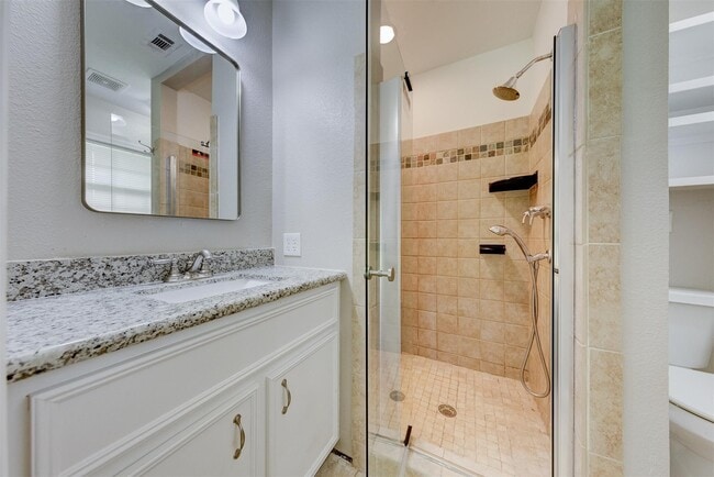 Photo - 2110 Pecan St