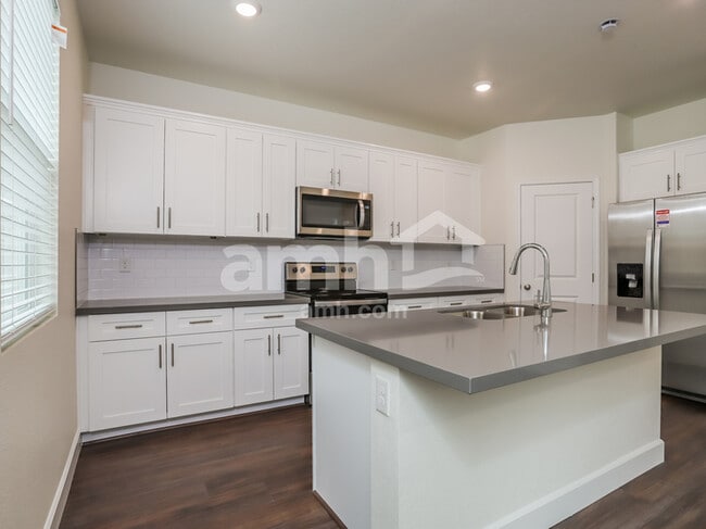 Photo - 6553 Enlightenment Dr