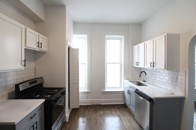 Photo - 1362 N Bosworth Ave Unit 2C