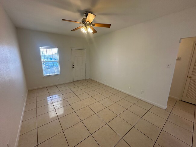 Photo - 5305 Daybreak Dr Unit B