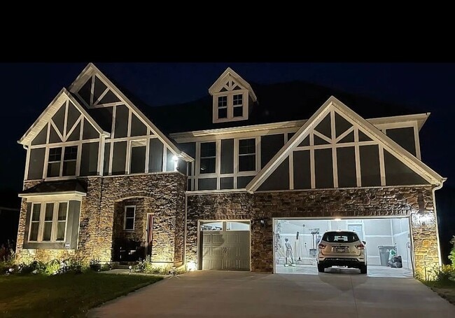 Photo - 16499 Beverly Dr