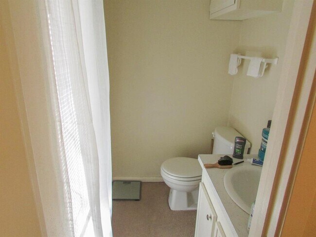 Photo - 600 Normal Park Dr Unit B