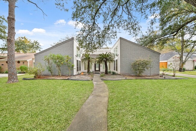 Building Photo - 11910 Pebble Rock Dr