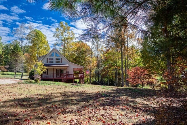 Photo - 450 Rhododendron Ln