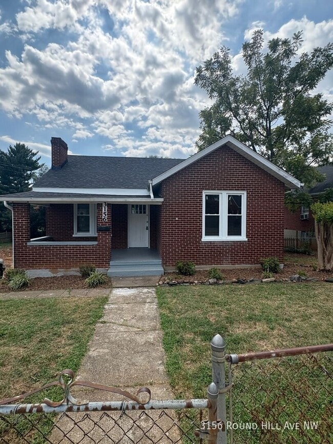 Photo - 3156 Roundhill Ave NW