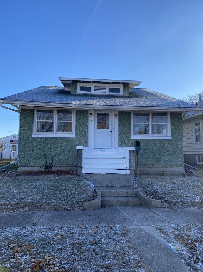 577 Irwin St Rental For Rent in Galesburg, IL