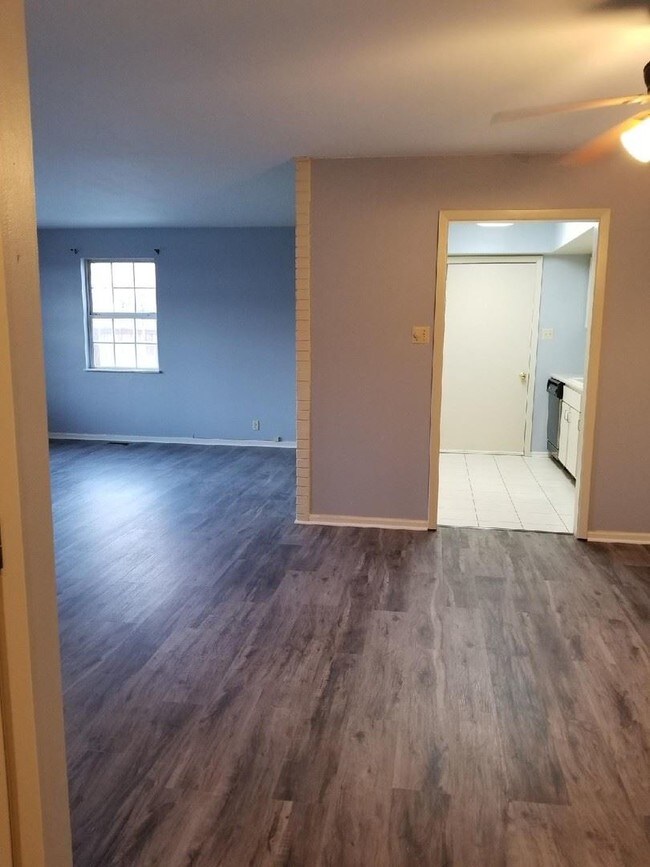 Photo - 3 br, 2 bath House - 13 Cresthill Dr. #30