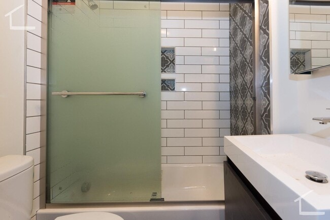 Photo - Nicely updated 2 bed right next to Berklee and the Prudential Center.