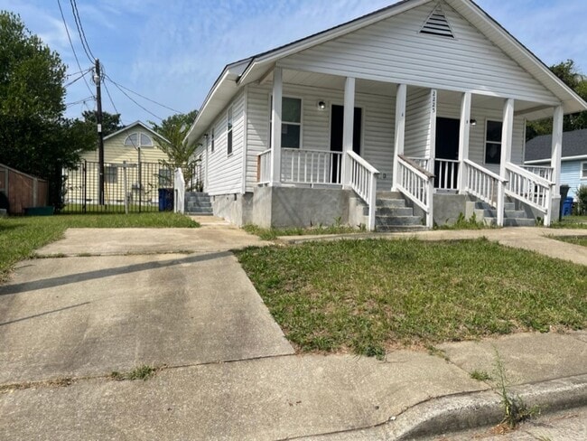 Photo - Fully Renovated Apartment Duplex Located in the Heart of Edgewood