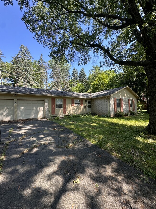 Photo - 9 Courtenay Cir