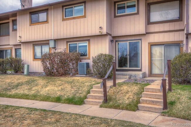 Updated Home in The Dam East-West! - Updated Home in The Dam East-West!