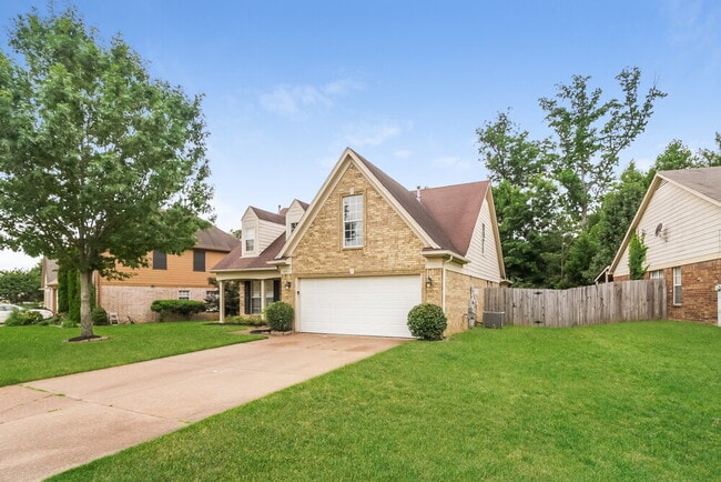 Building Photo - 1401 Carlton Ridge Dr