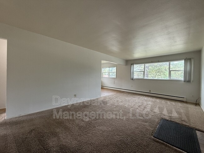 Photo - 2913 8th St N