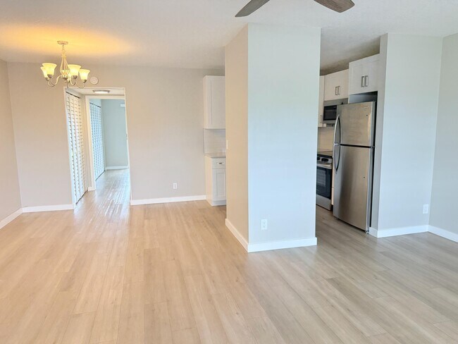 Photo - 328 Andover M