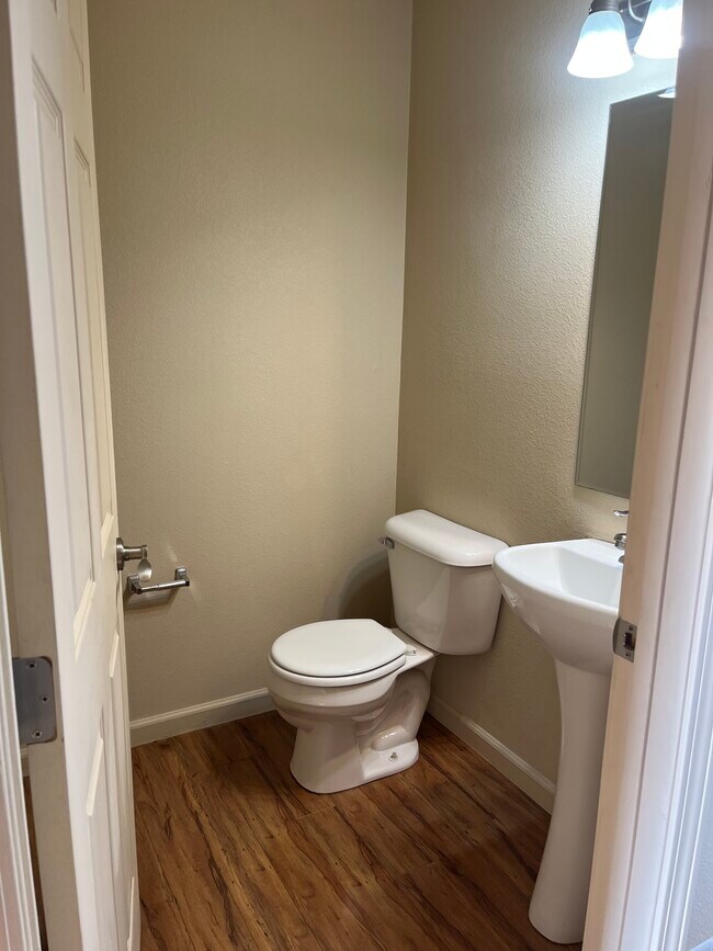 Photo - 2710 24th Ave W