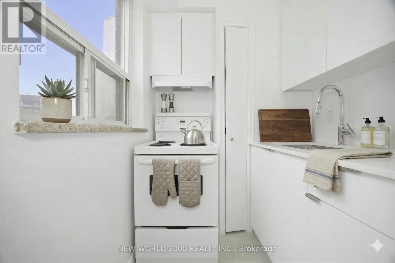 Photo - 88 Bernard Ave Unité 607