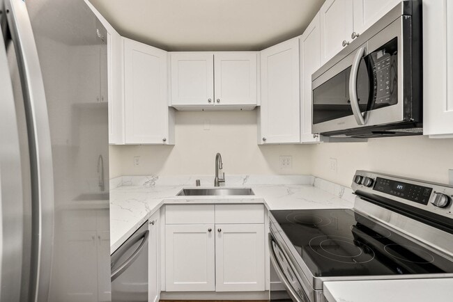 Photo - NEW, HIGH-END RENOVATED  1 bed / 1 bath at the Lydia in Ballard! In-Unit Laundry! Unidad 6525 Apt 1