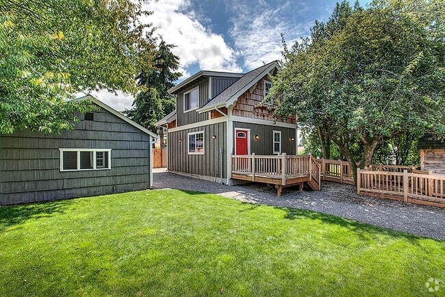 Building Photo - 16214 12th Ave SW Unit 2 Rental