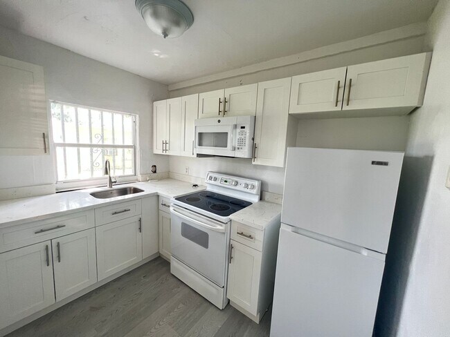 Photo - 7525 NE Miami Ct Unit 7531B