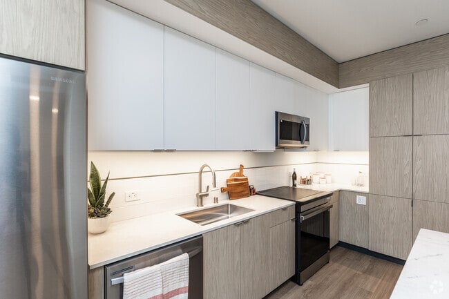 1BR, 1BA - 728SF - Kitchen
