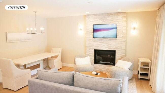 Photo - 9 Carriage Ln