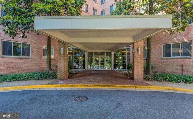 Photo - 3000 Spout Run Pkwy Apartment Unit B109