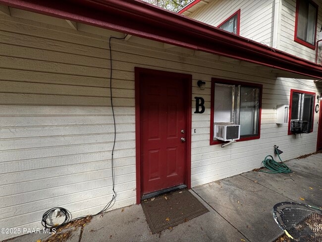 Photo - 719 Bird St Unit B